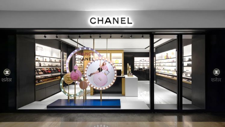 Chanel Overtakes Louis Vuitton as World’s Top Luxury Brand in 2025