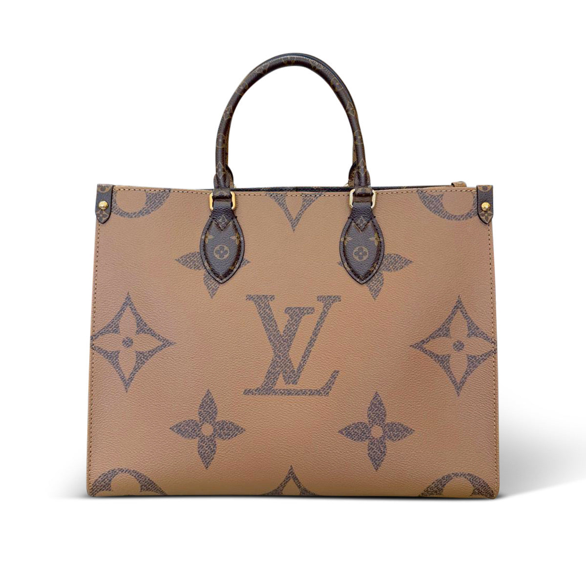 Louis Vuitton OnTheGo MM in Giant Monogram and Monogram Reverse Canvas