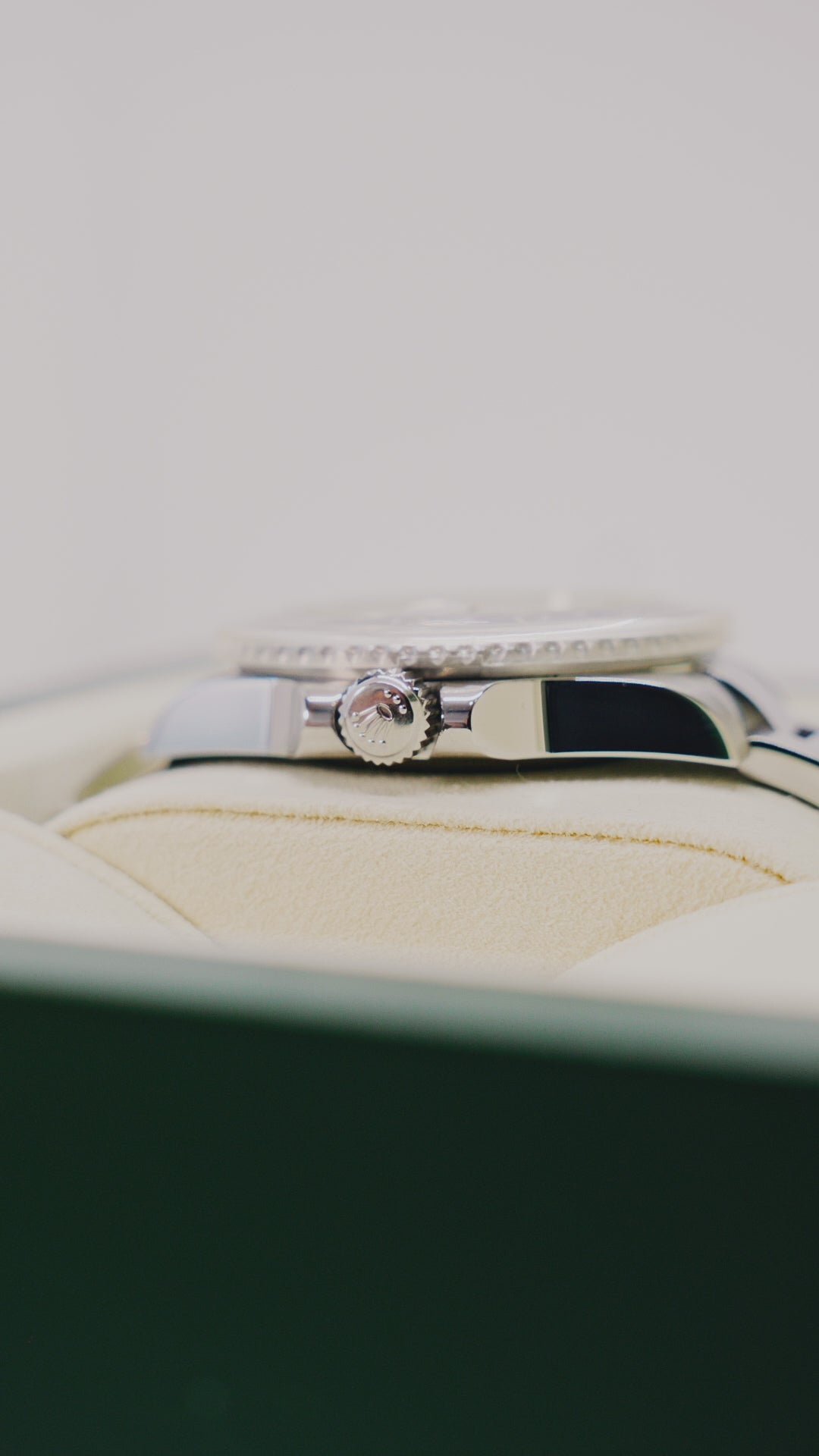 Rolex GMT-Master II 40mm 116710LN