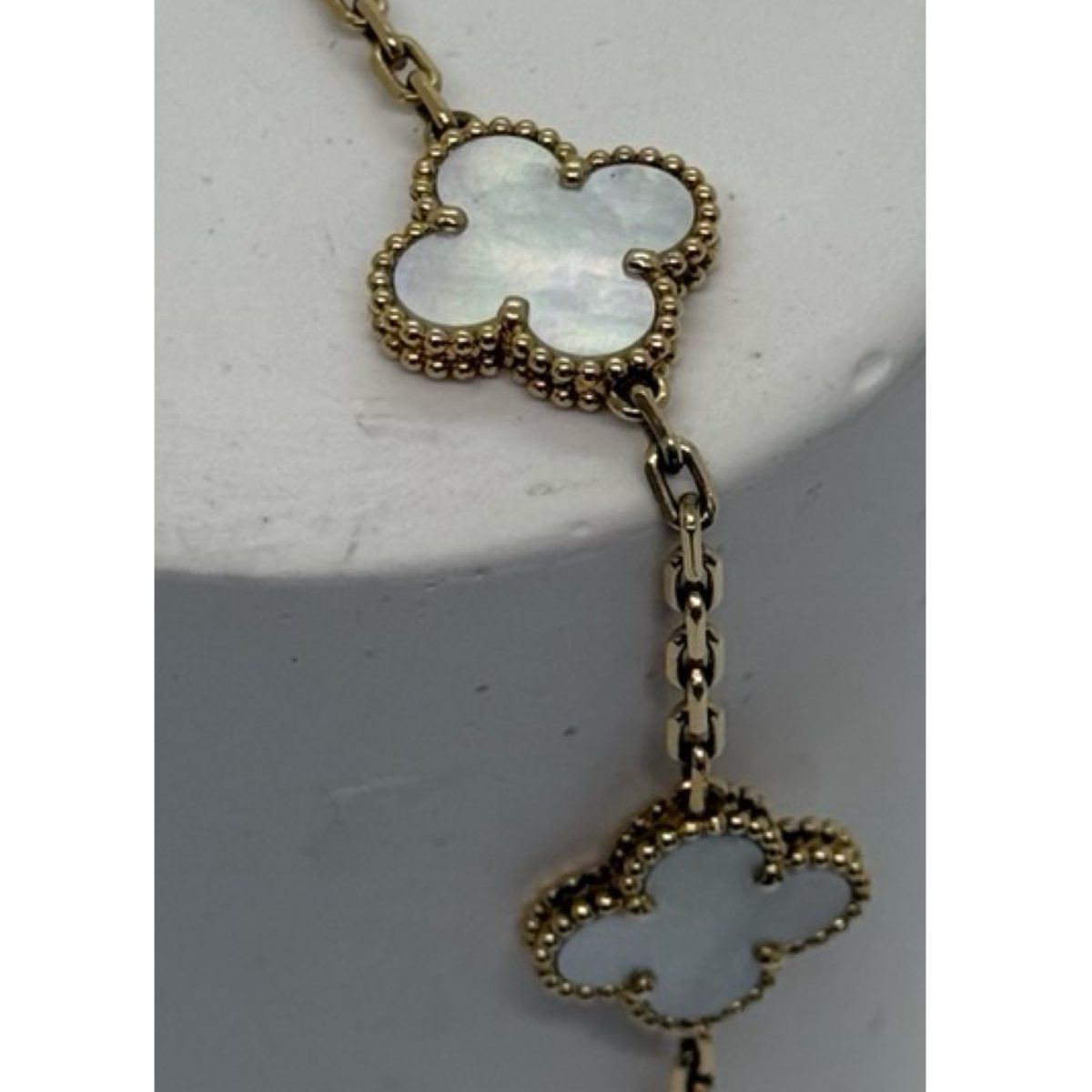 Van Cleef & Arpels Vintage Alhambra 5 Motif Mother of Pearl in Yellow Gold